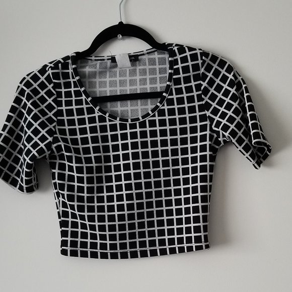 Checkered Crop Top - Picture 1 of 3
